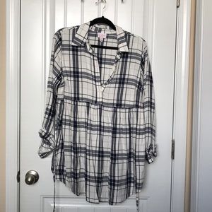 Plaid maternity shirt